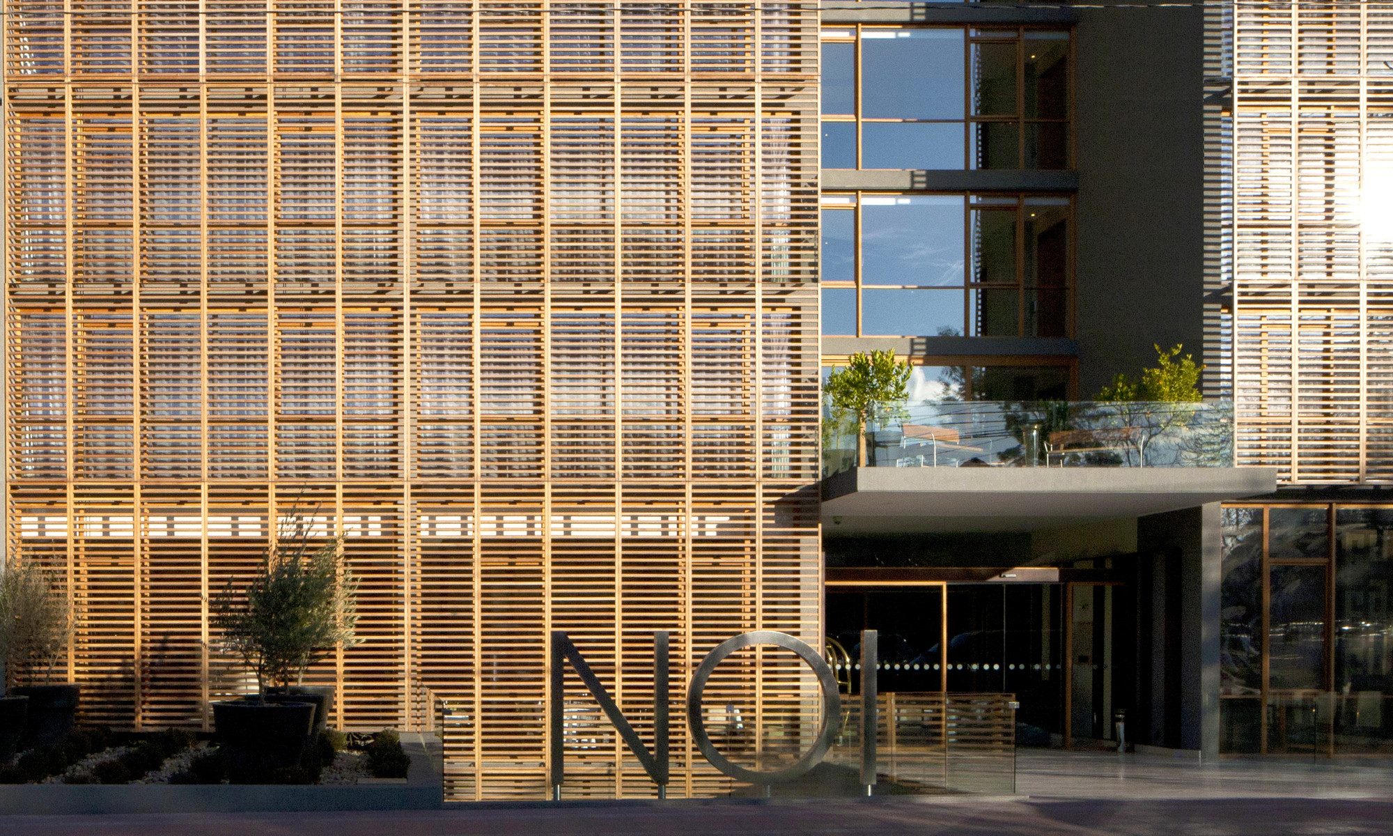 Hotel NOI / Jorge Figueroa + Asociados Arquitectos. Image © Nicolás Cáceres + Paula Marchant