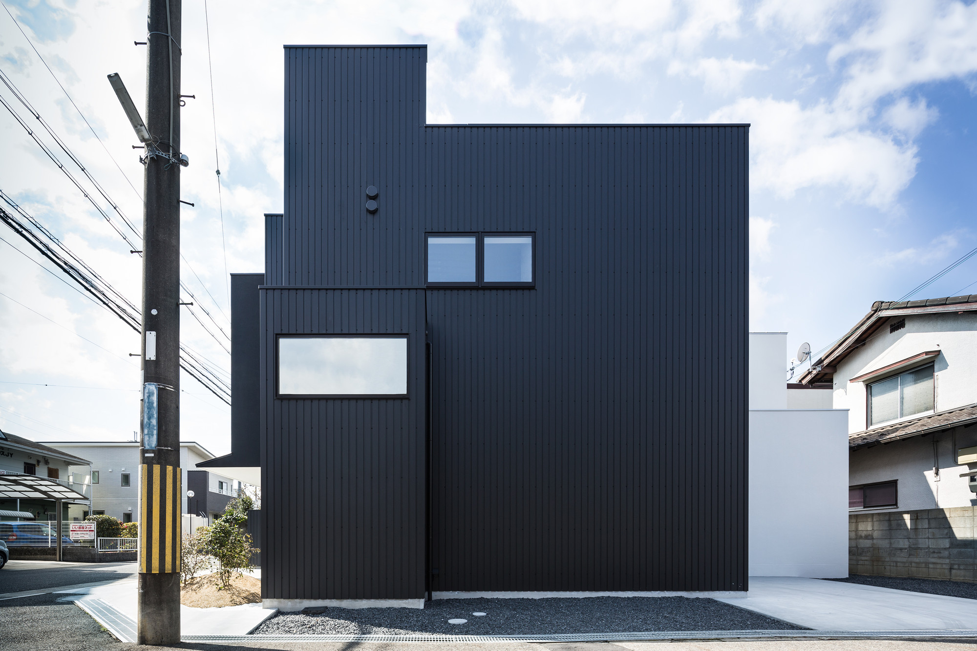 © Yoshihiro Asada