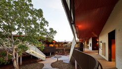 Centro de ancianos Walumba / Iredale Pedersen Hook Architects