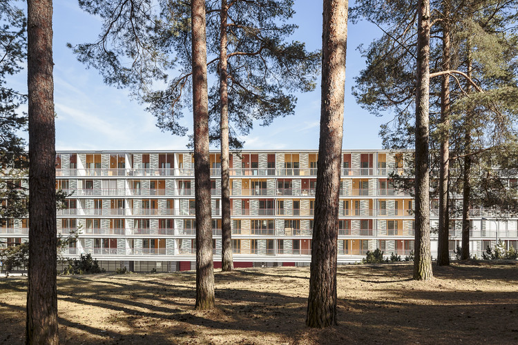Conjunto Habitacional Harjunkulma / Kirsti Sivén & Asko Takala Arkkitehdit, © Tuomas Uusheimo