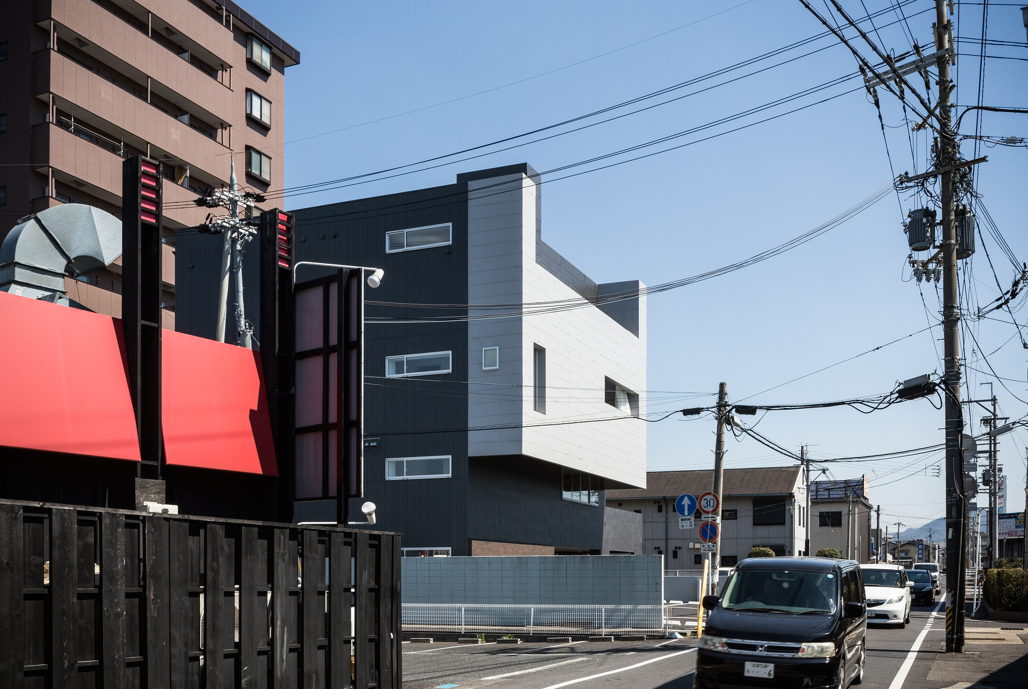 © Yoshihiro Asada