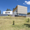 Casa en Quito  / Bernardo Bustamante - Casas, Fachada