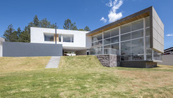Casa en Quito  / Bernardo Bustamante