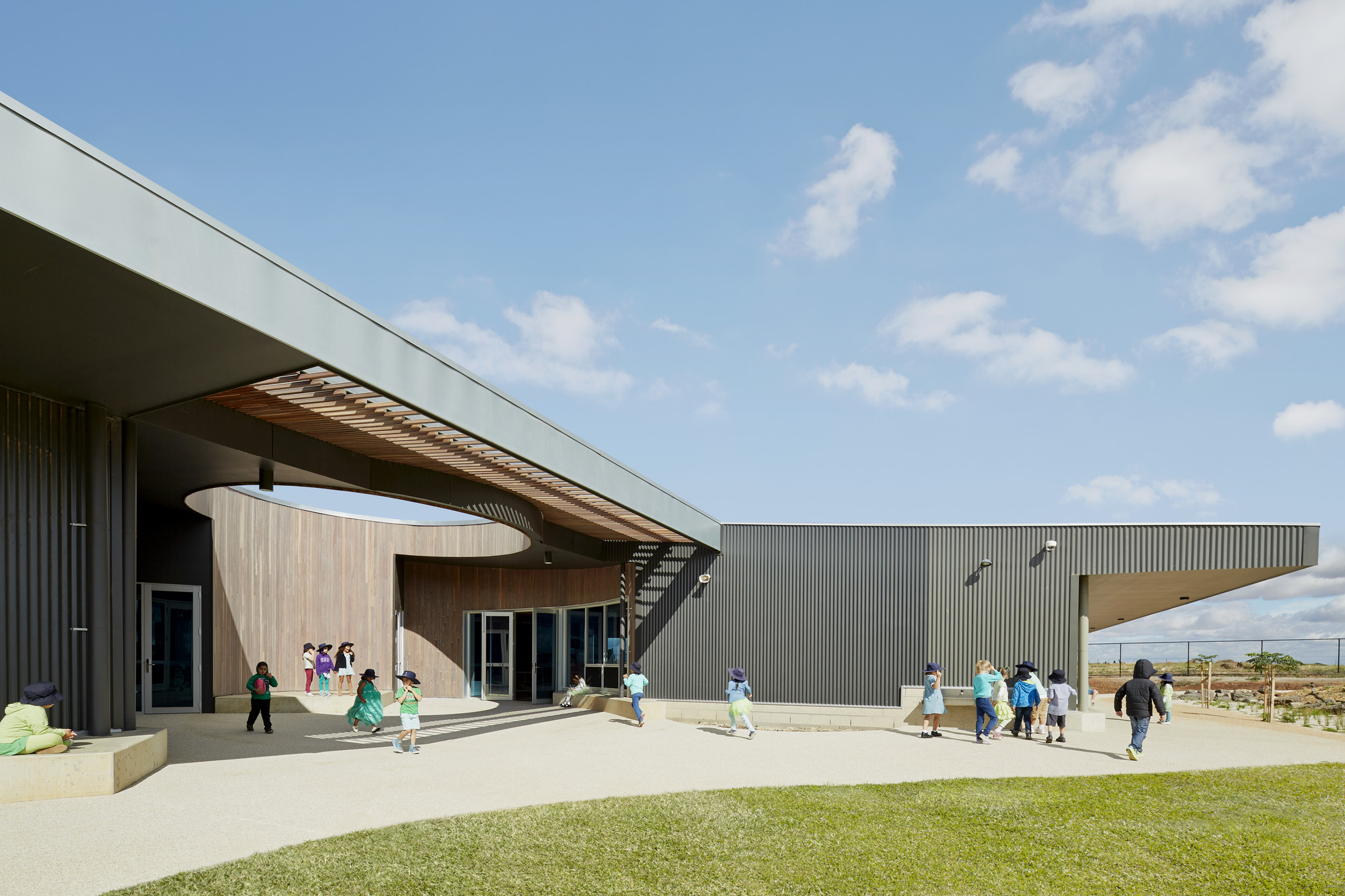 Escuela Básica Santa María de la Cruz / Baldasso Cortese Architects, © Peter Clarke