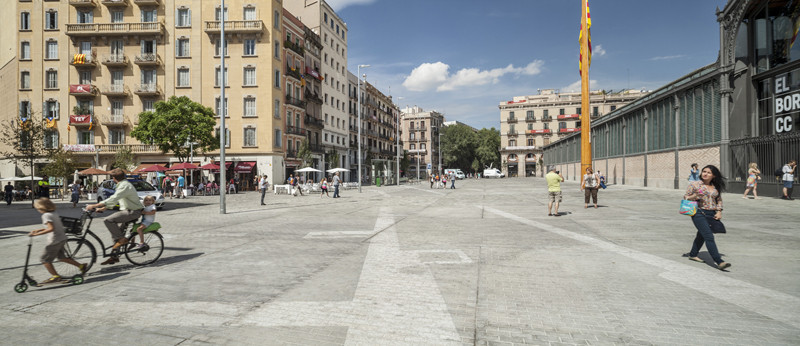 © Adrià Goula