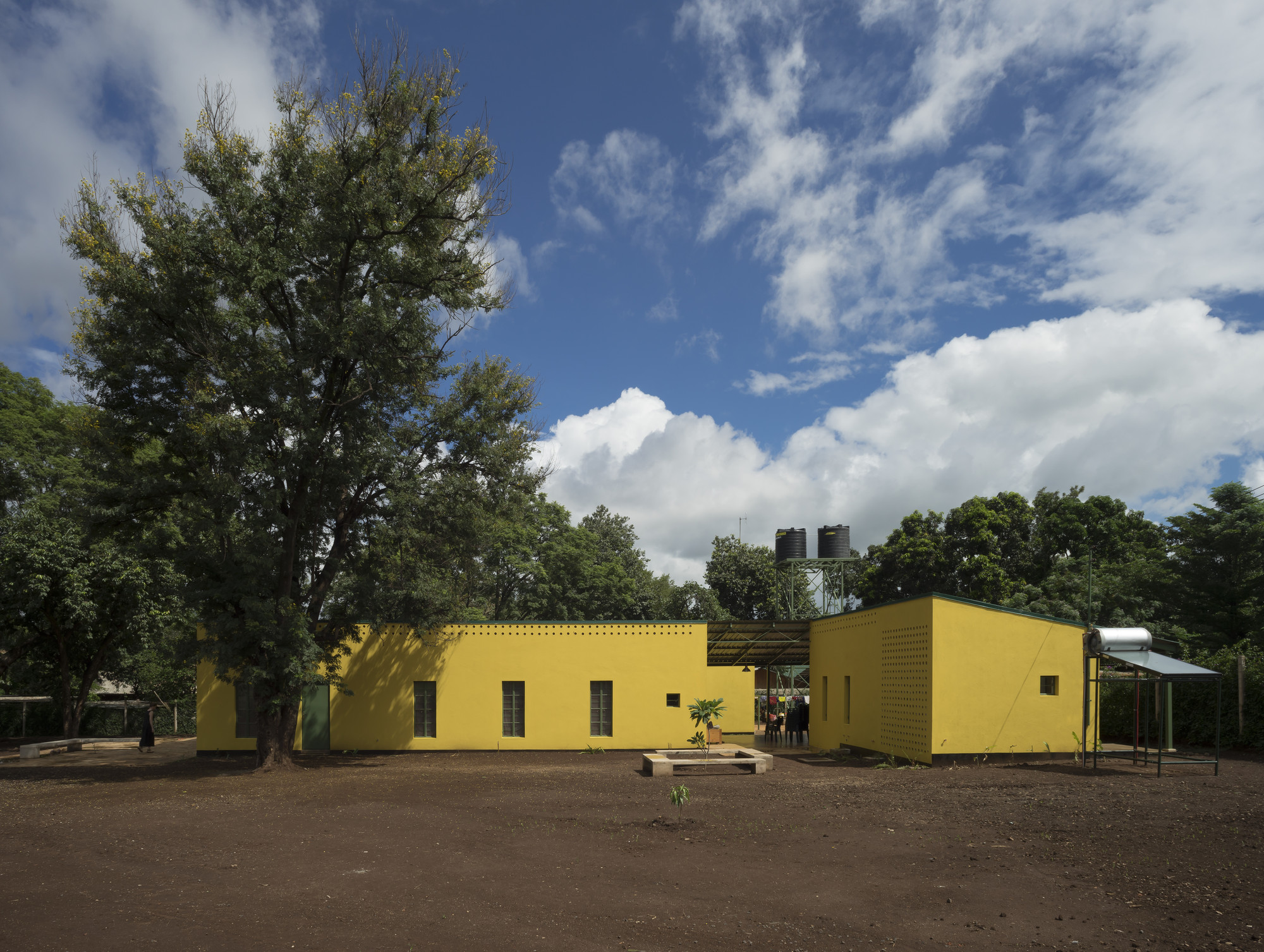 Gallery of KWIECO Shelter House / Hollmén Reuter Sandman Architects 6