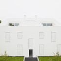 Residential Building at Heiligenstock / CHRIST.CHRIST.  - Housing, Garden, Facade, Door, Arch
