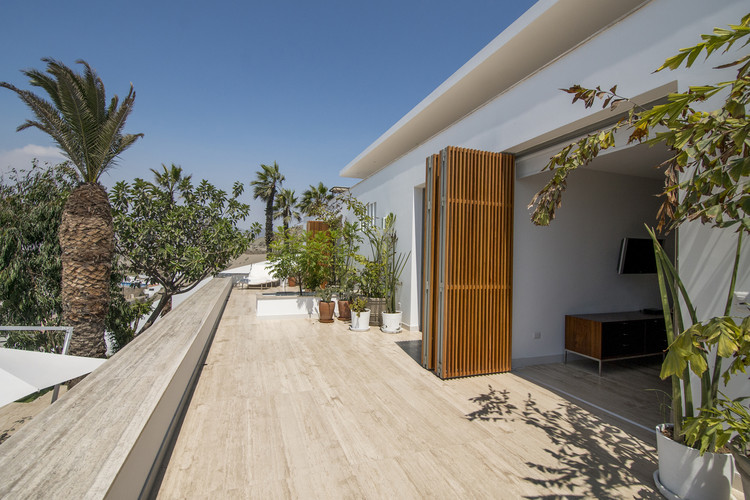 Casa en Ancón / Adrián Noboa Arquitecto - Fachada