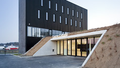 Anndenne's Cultural Center  / Label Architecture