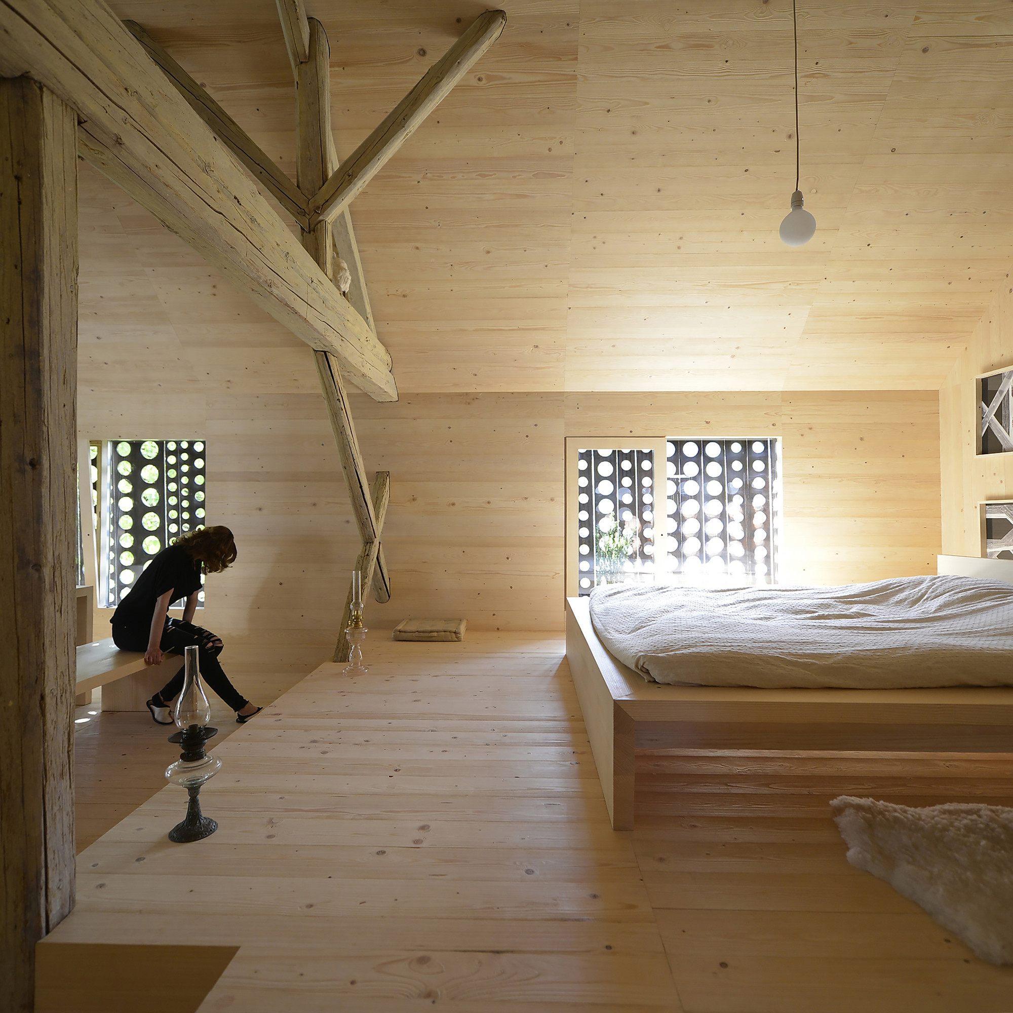 Gallery of Alpine Barn Apartment / OFIS Architects 35