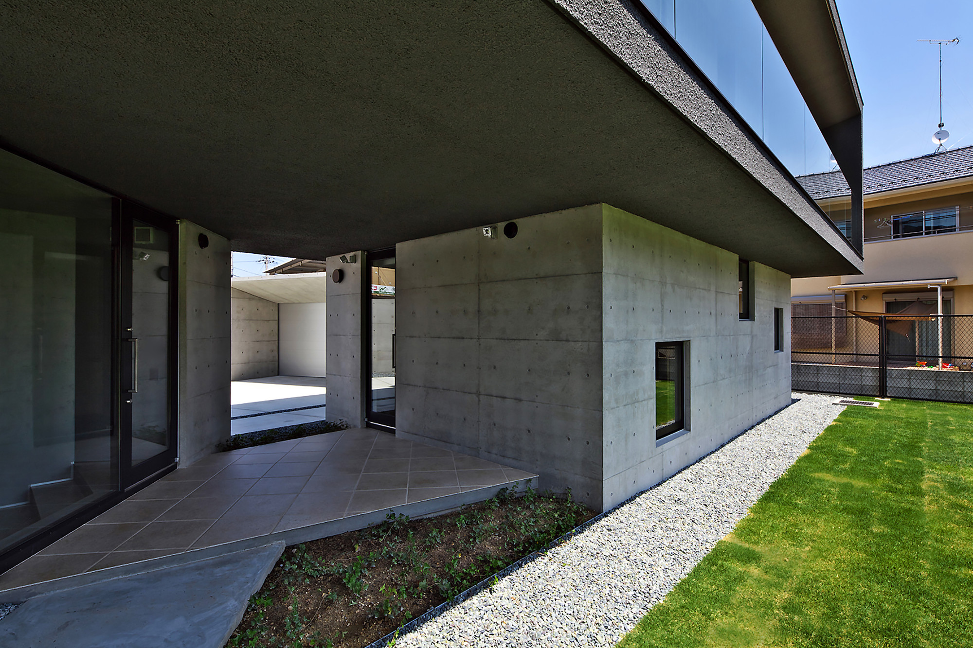 Gallery of Floating House / Satoru Hirota Architects 3