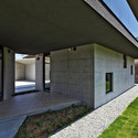 Floating House / Satoru Hirota Architects - Windows, Facade, Courtyard