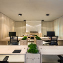Oficina (sin) cortina / dekleva gregoric architects - Interiores De Oficina