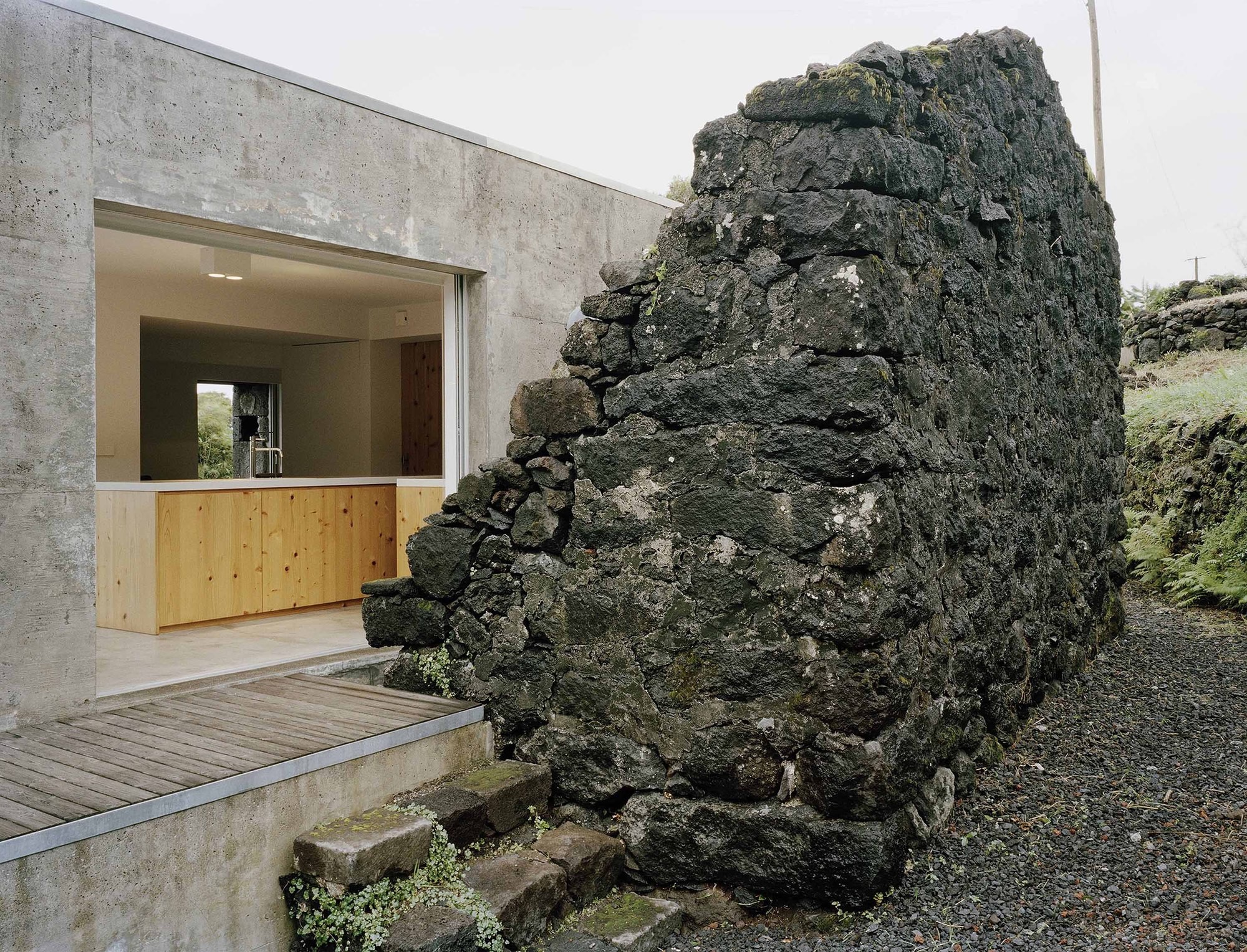 E/C House / SAMI-arquitectos. © Paulo Catrica