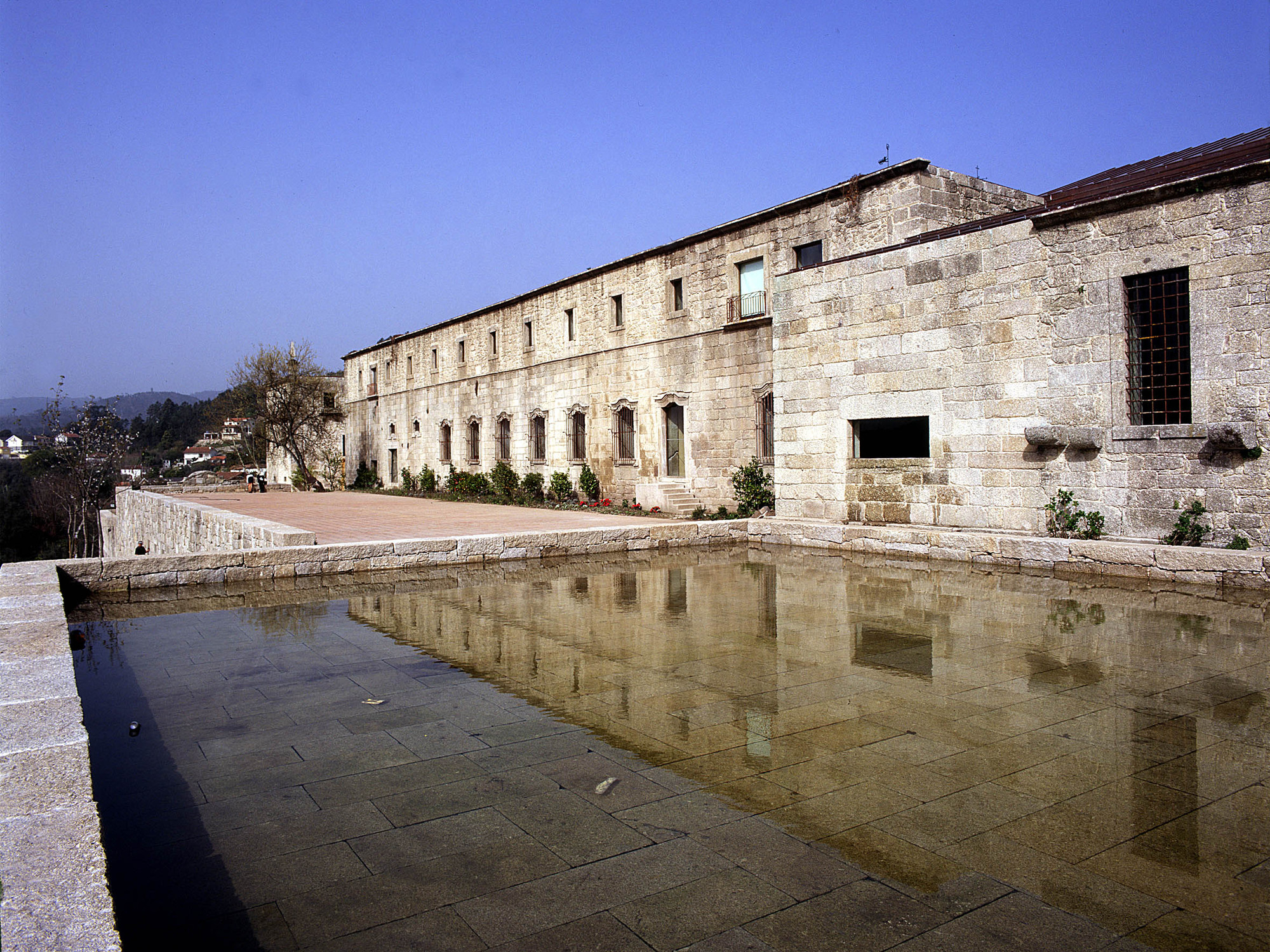 Gallery of SANTA MARIA DO BOURO CONVENT / Eduardo Souto de Moura