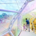 SelgasCano's Serpentine Pavilion: "Cheap Plastic Bag" or "Pop-Art Inflatable Funscape"? - Image 4 of 4
