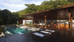 Casa en Flamengo / Gebara Conde Sinisgalli Arquitetos