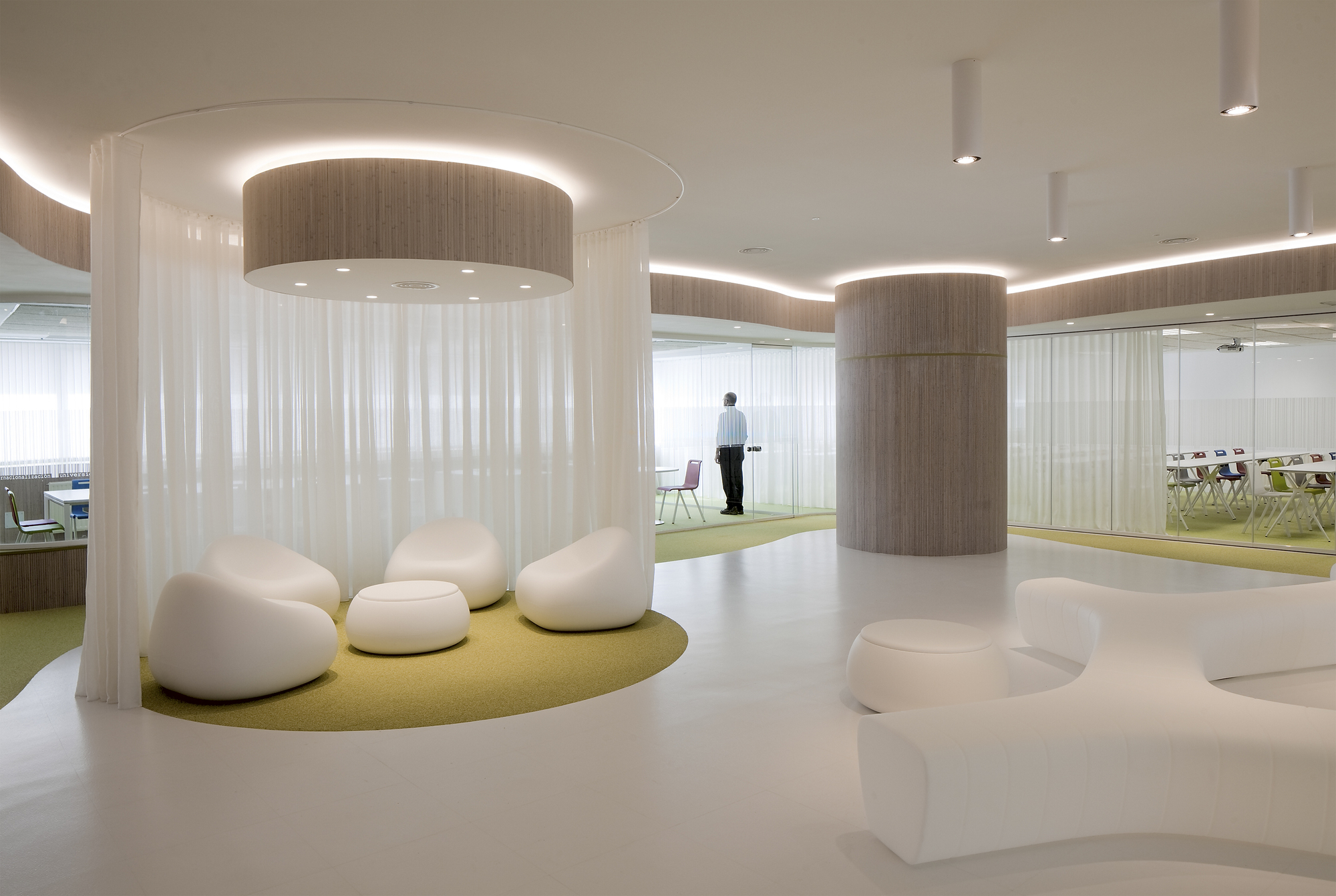 Galería de Centro Internacional Santander Emprendimiento / Angel Blanco ...