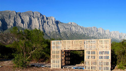 S-AR explora la temporalidad de un material en desuso mediante un Observatorio Desértico en México