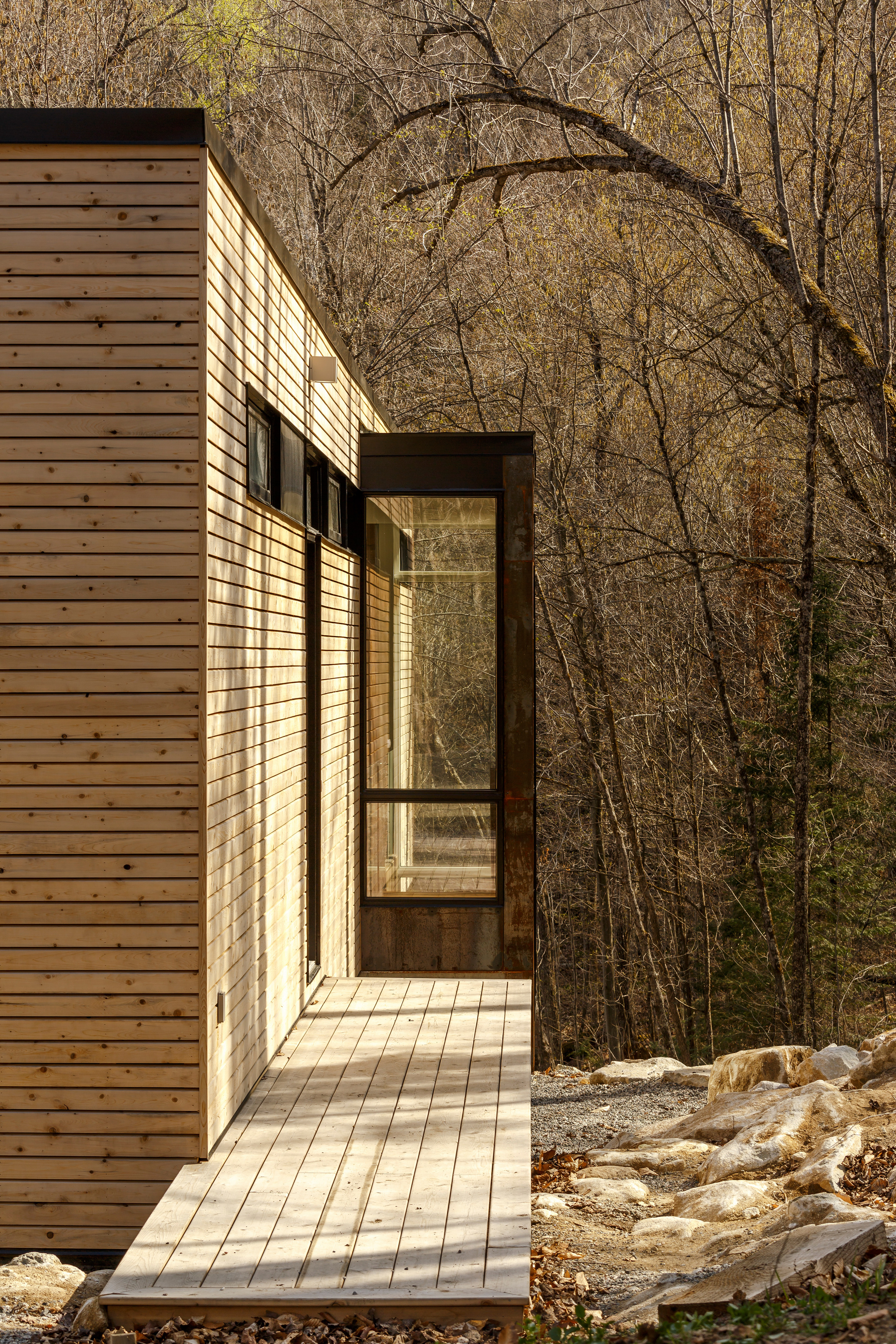 Galería de Cabaña en Val-des-Monts / Christopher Simmonds Architect - 4