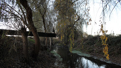 Paisaje y Arquitectura: “Escaño de Agua” la reconversión de un borde abandonado en Curicó, Chile