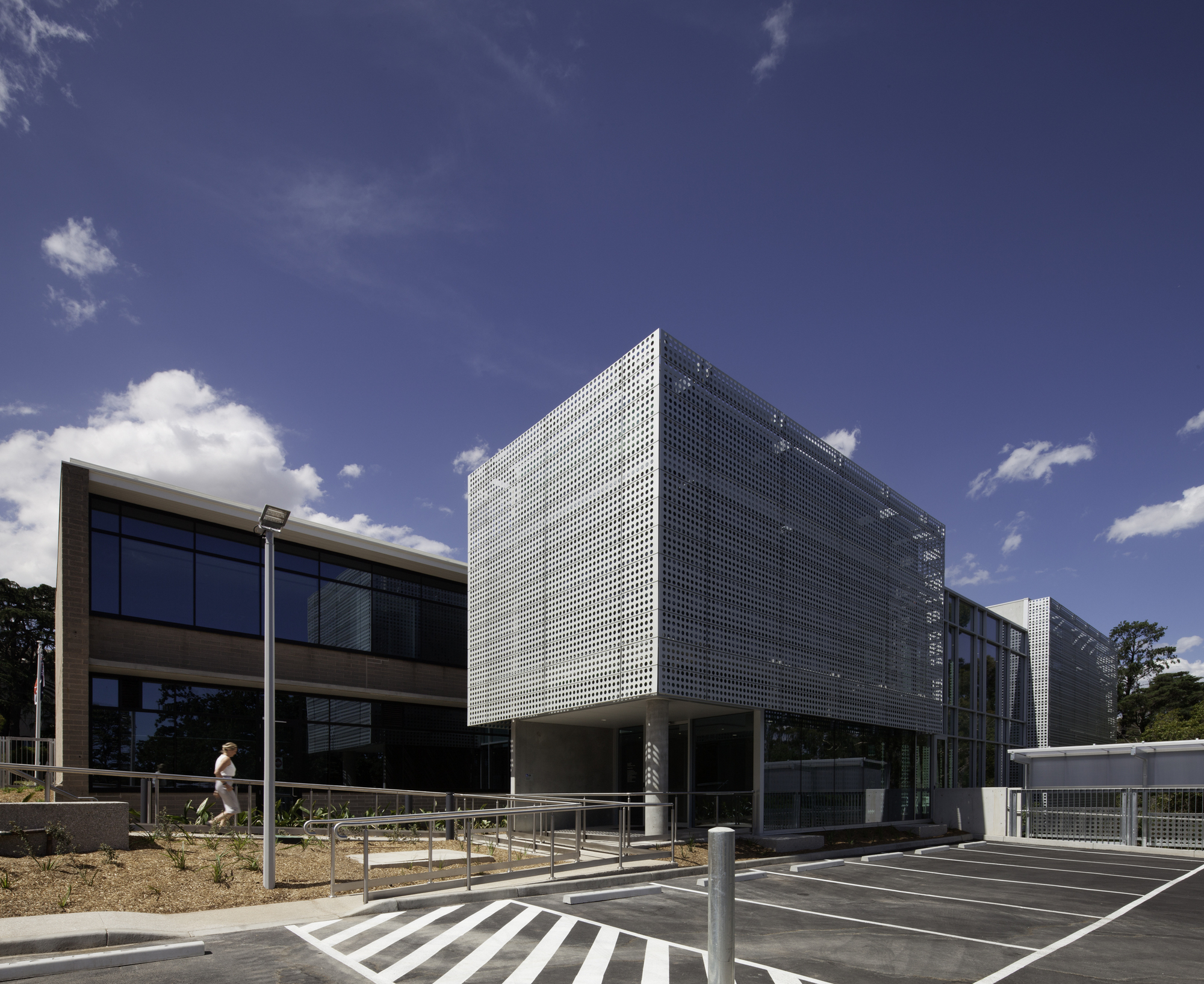 Gallery of CSL Global Corporate Headquarters / Jacobs Group 15