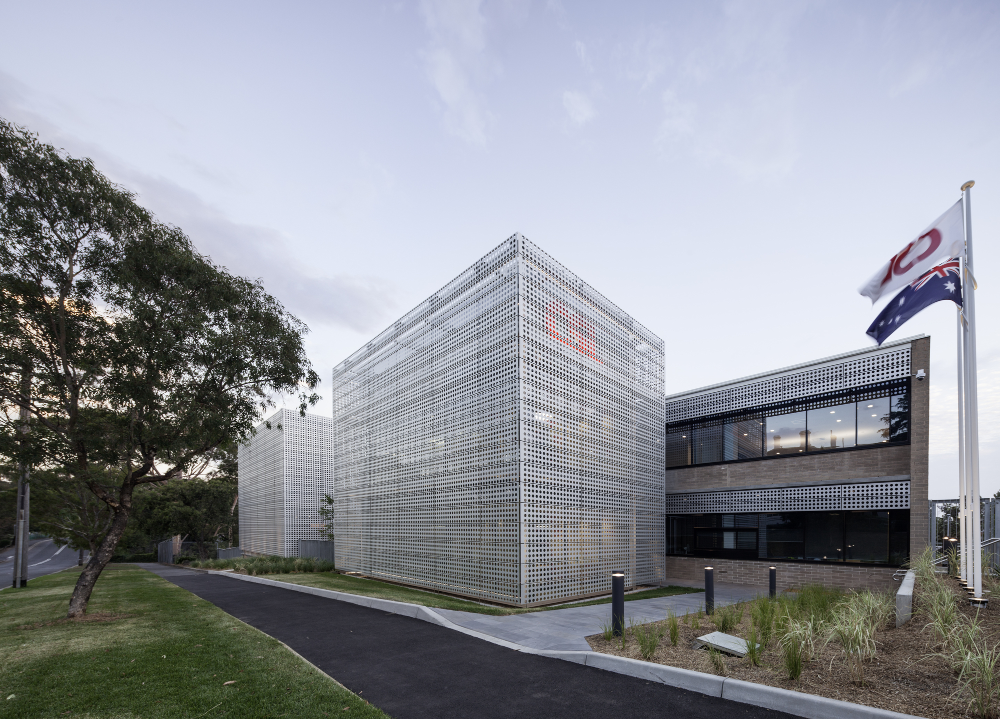 Gallery of CSL Global Corporate Headquarters / Jacobs Group 17