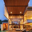 L- Plan House / Khosla Associates - Houses, Facade, Beam, Bench
