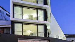 Casa Vertical / Juan Carlos Doblado