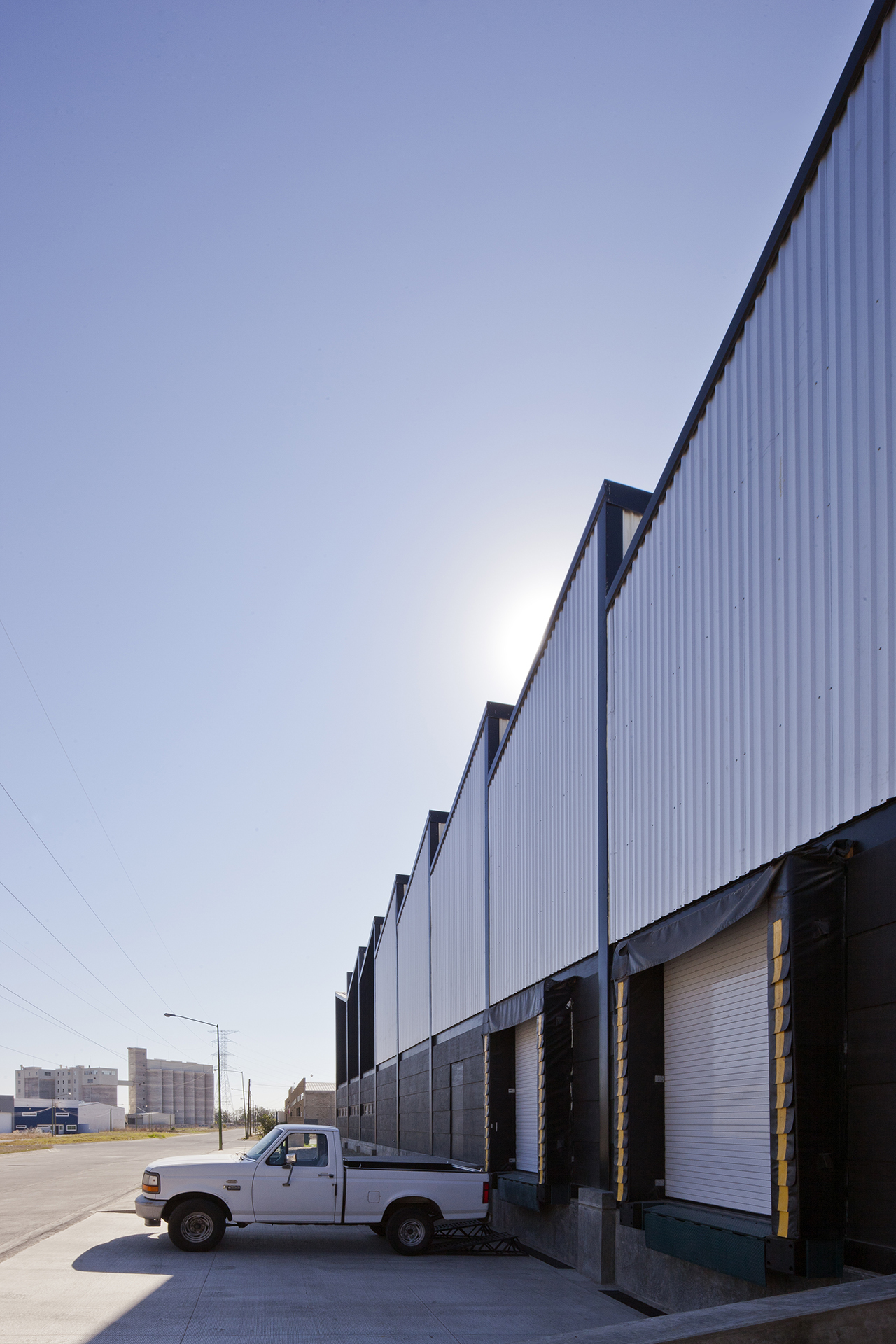 Gallery of Levering Trade / ATELIER ARS 11