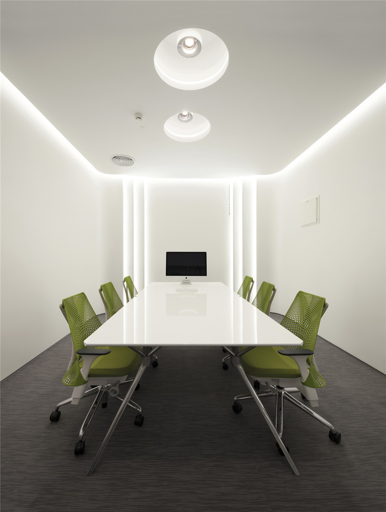 Gallery of Interaction BWM Office / feeling Design 14