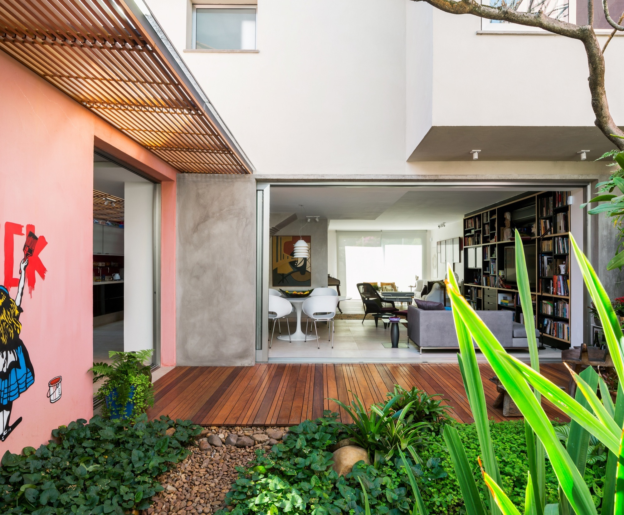 Galería de Casa Sagarana / Rocco Arquitetos - 14