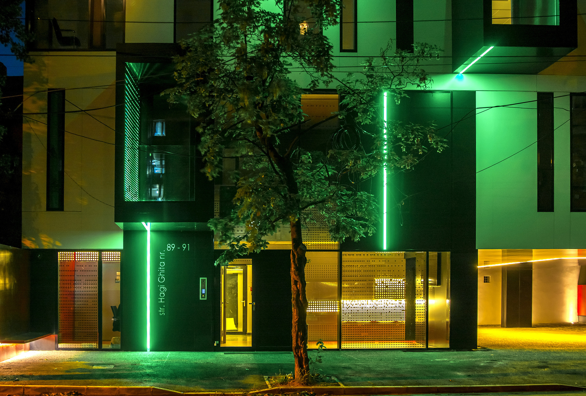 Gallery of L.S.G. HEad Office Building / Urban Office 14