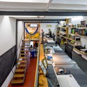 Coworking / Loja 1 - Escritórios, Escada, Mesa, Cadeira