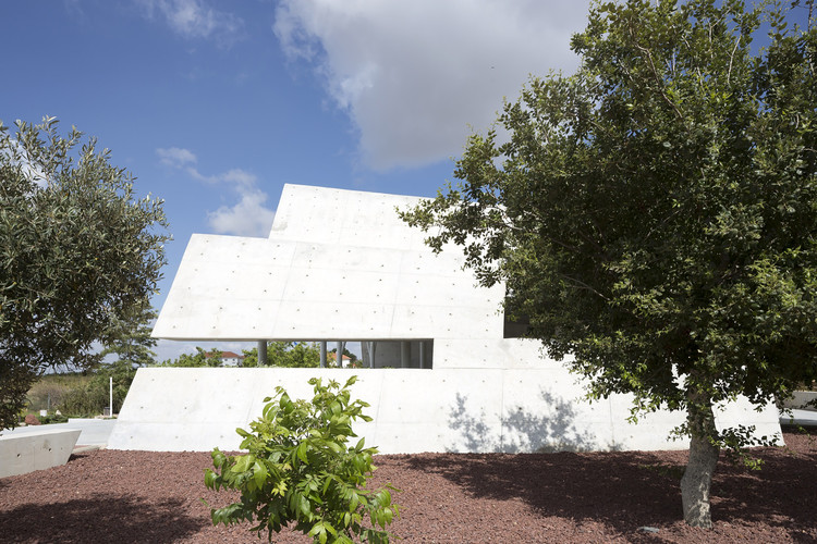 Open-Sided Shelter / Ron Shenkin Studio - Windows