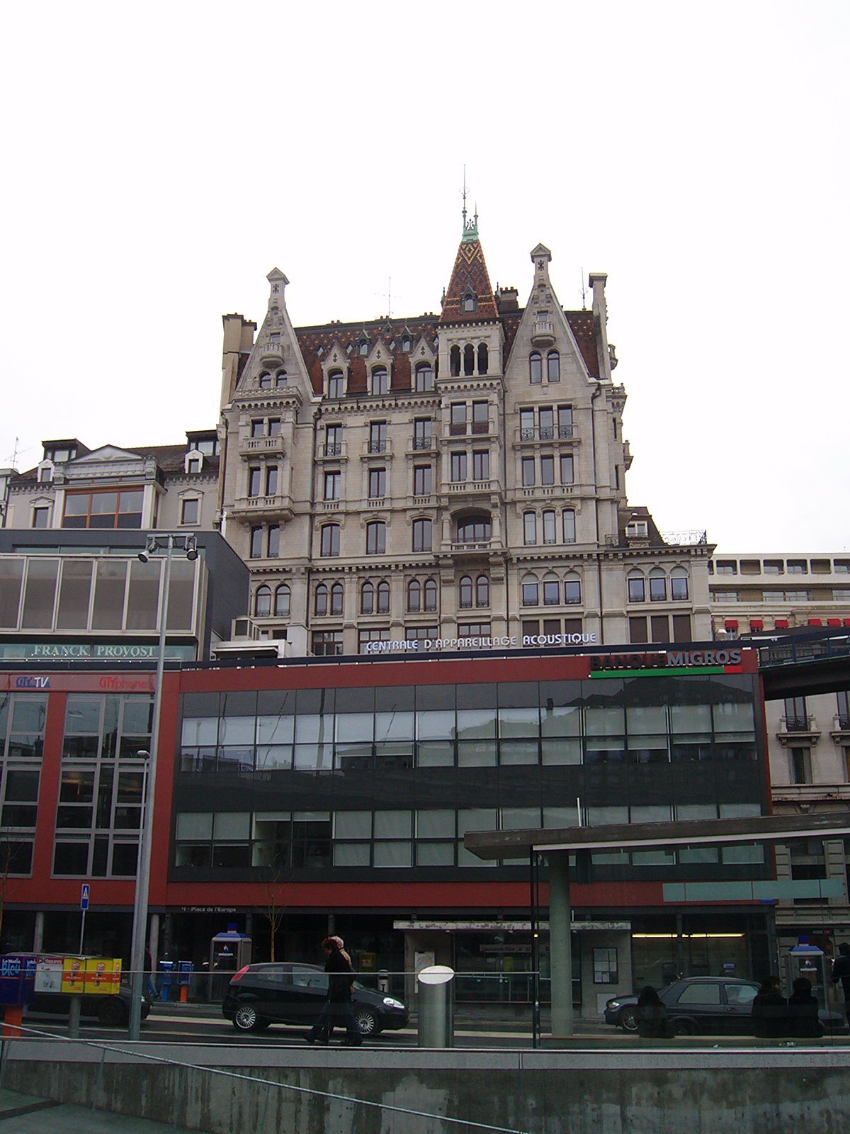 Gallery of Mercier House, Lausanne 9