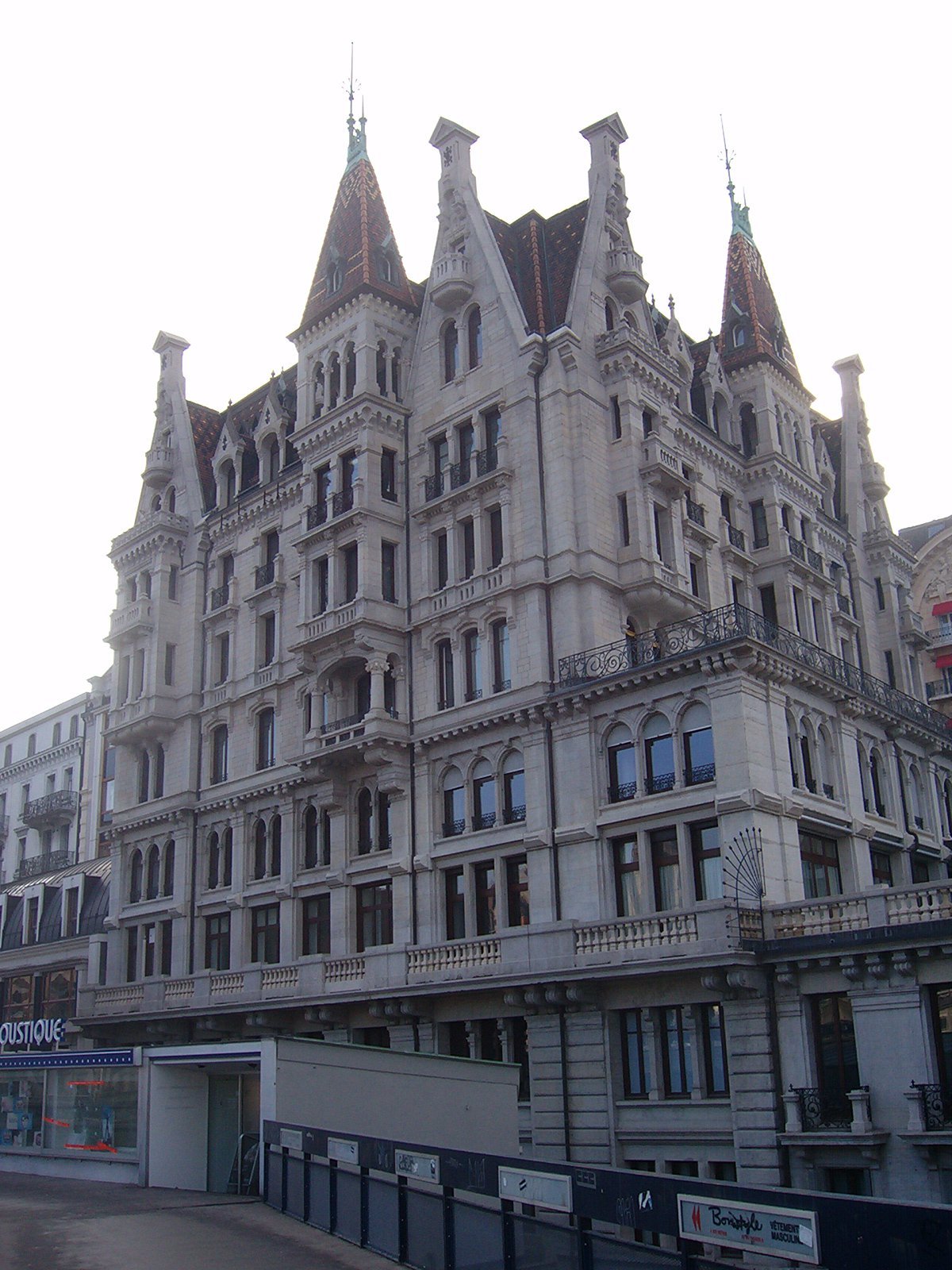 Gallery of Mercier House, Lausanne 5