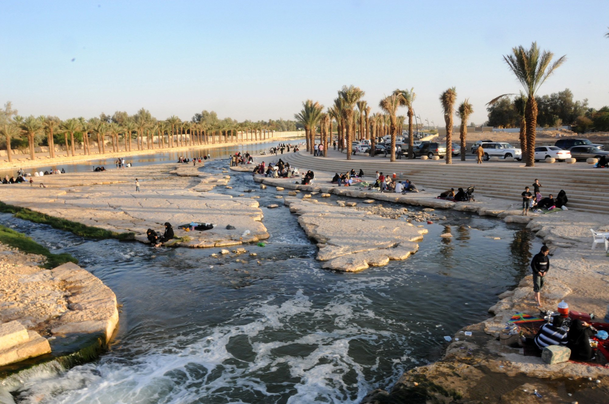 Слоновья скала саудовская аравия. Аль-ула саудовская аравия. Город эр-рияд саудовская аравия. В саудовской аравии нет денег рек песка. В саудовской аравии нет денег рек песка.