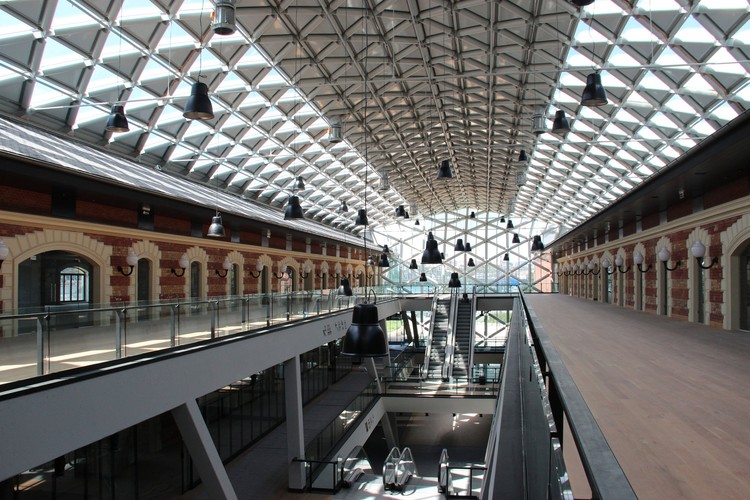 Edificio CET / ONL - Más Imágenes