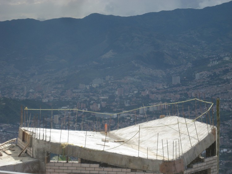 En Construcción: Jardín Infantil Carpinelo / Ctrl G - Más Imágenes