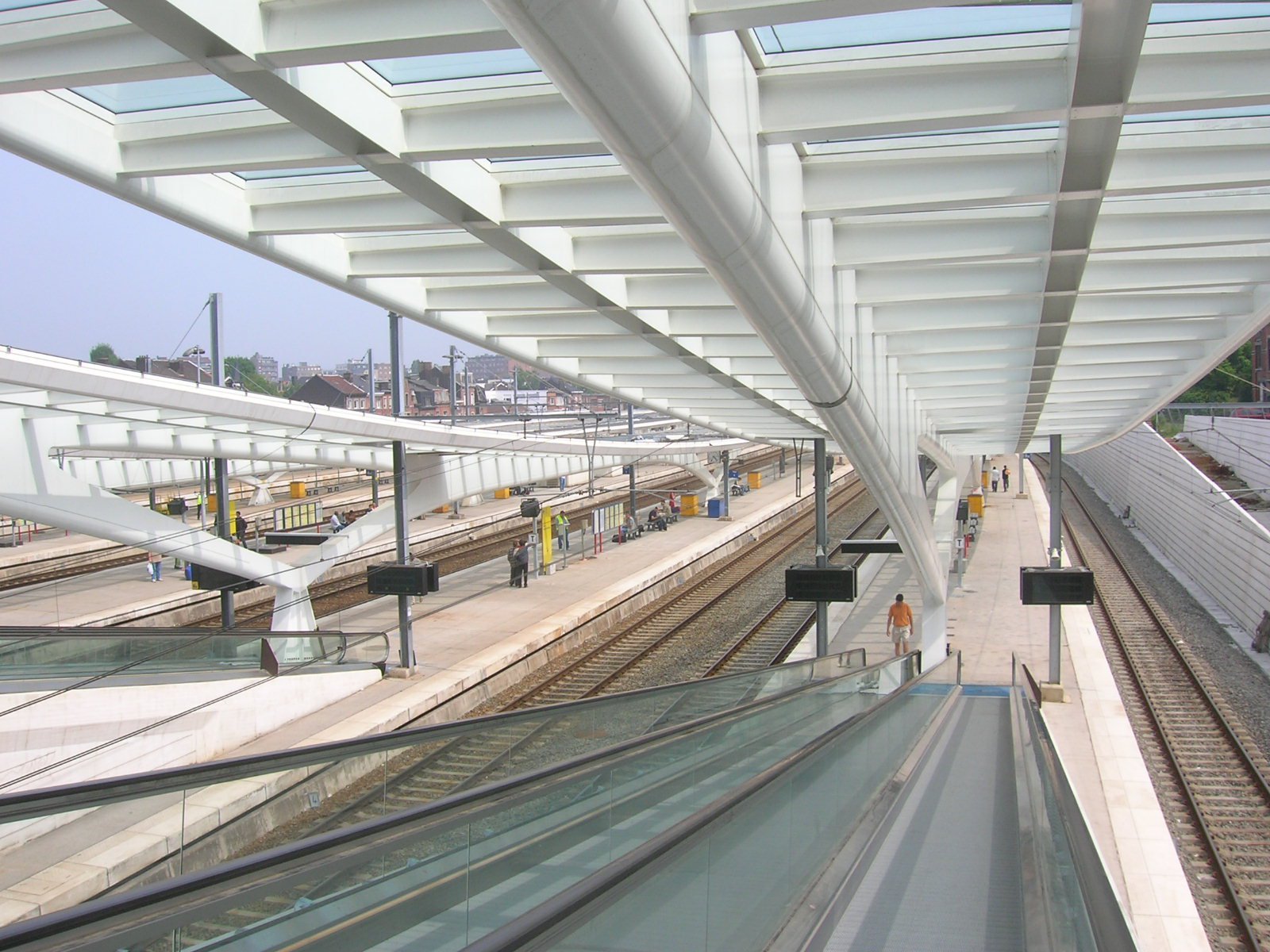 Galería de Estación de trenes en Liege, Bélgica. Santiago Calatrava. 29