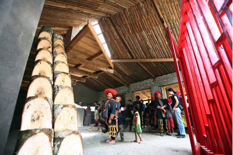 Casa Comunitaria en Ta Phin / 1+1>2 - Más Imágenes