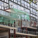 En Construcción: Transformación de un Edificio Habitacional de Paris del 60/ Lacaton & Vassal - Arquitectura De Oficinas