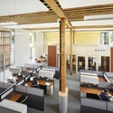 Centro de Servicios / Montgomery Sisam Architects - Arquitectura De Oficinas