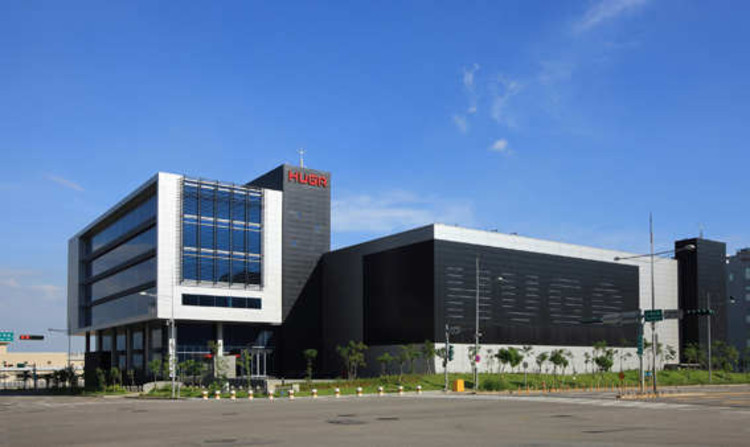 Edificio III Huga Fab / Pan JJ & Partners - Más Imágenes