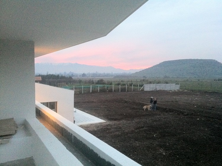 En Construcción: Casa Cadiz Guardiola en Chicureo / Alberto Texido, Manuel Novoa - Más Imágenes