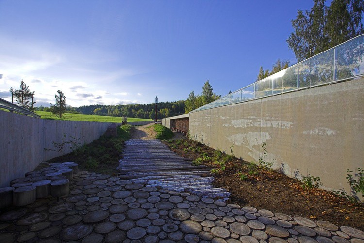 Tierras de Exhibición al Aire Libre del Museo Víal de Estonia / Salto AB - Más Imágenes