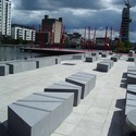 Grand Canal Square / Martha Schwartz Partners - Paisaje Y Arquitectura