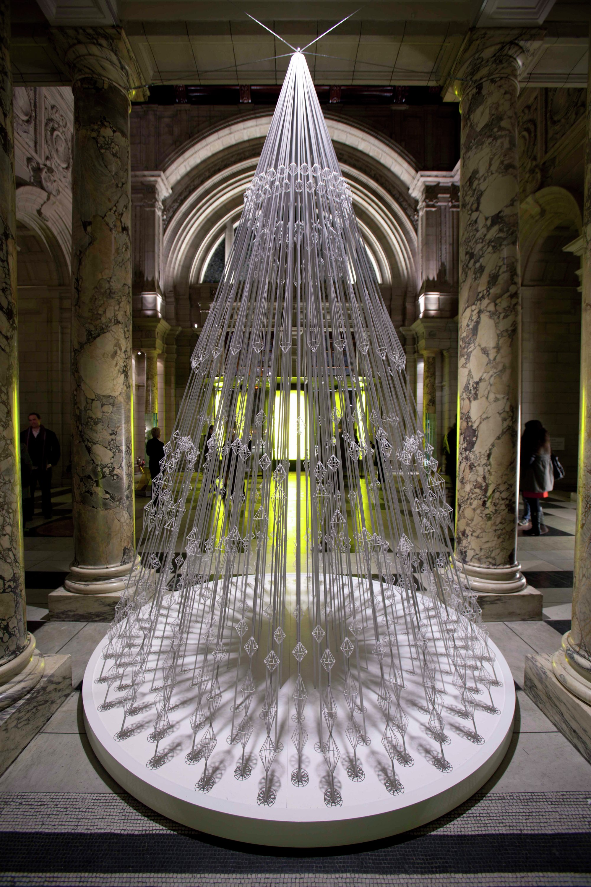 Gallery of V&A Christmas Tree / Studio Roso 7