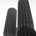 Marina City / Bertrand Goldberg © Flickr User: TRAFFIK [US]. Used under <a href='https://creativecommons.org/licenses/by-sa/2.0/'>Creative Commons</a>